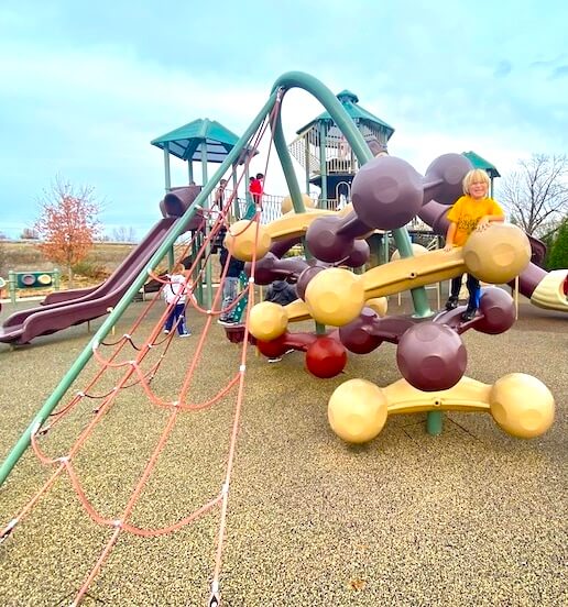 Playground Fun and Walk at City Hall Park - thatawaydad.com